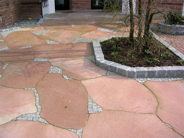 Gartenbau, Landschaftsbau, Hausgarten, Trockenmauern, Sichtschutz, Steingarten, Pflanzungen, Garten-Umgestaltungen, Garten-Neuanlagen, Sitzmauern, Polygonalbeläge, Teich, Terrassen, mediterraner Garten, Baumfällungen, Gartenpflege