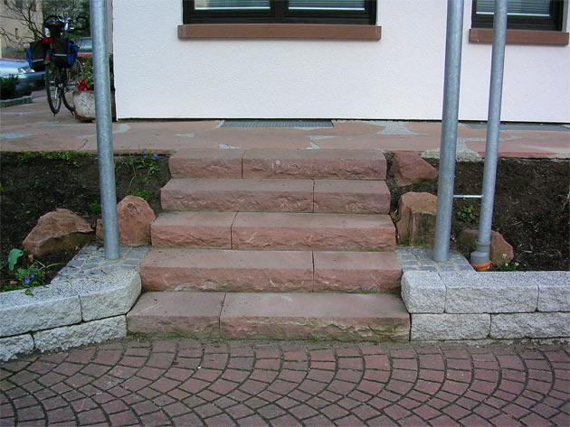 Gartenbau, Landschaftsbau, Hausgarten, Trockenmauern, Sichtschutz, Steingarten, Pflanzungen, Garten-Umgestaltungen, Garten-Neuanlagen, Sitzmauern, Polygonalbeläge, Teich, Terrassen, mediterraner Garten, Baumfällungen, Gartenpflege