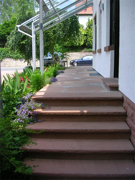 Gartenbau, Landschaftsbau, Hausgarten, Trockenmauern, Sichtschutz, Steingarten, Pflanzungen, Garten-Umgestaltungen, Garten-Neuanlagen, Sitzmauern, Polygonalbeläge, Teich, Terrassen, mediterraner Garten, Baumfällungen, Gartenpflege