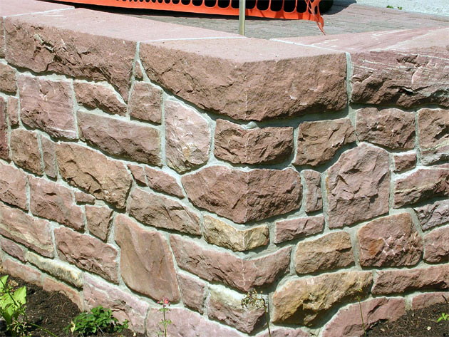 Gartenbau, Landschaftsbau, Hausgarten, Trockenmauern, Sichtschutz, Steingarten, Pflanzungen, Garten-Umgestaltungen, Garten-Neuanlagen, Sitzmauern, Polygonalbeläge, Teich, Terrassen, mediterraner Garten, Baumfällungen, Gartenpflege