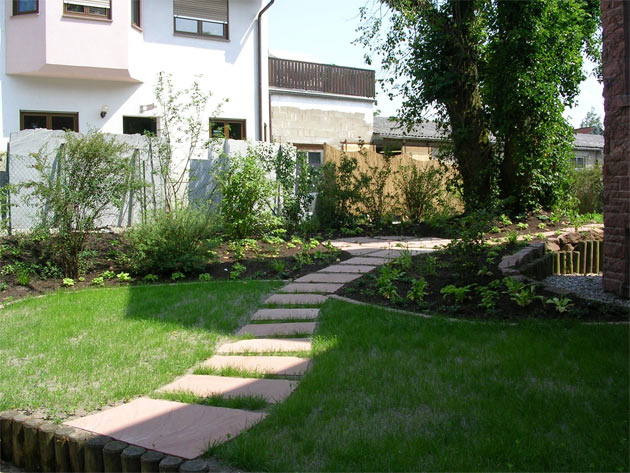 Gartenbau, Landschaftsbau, Hausgarten, Trockenmauern, Sichtschutz, Steingarten, Pflanzungen, Garten-Umgestaltungen, Garten-Neuanlagen, Sitzmauern, Polygonalbeläge, Teich, Terrassen, mediterraner Garten, Baumfällungen, Gartenpflege