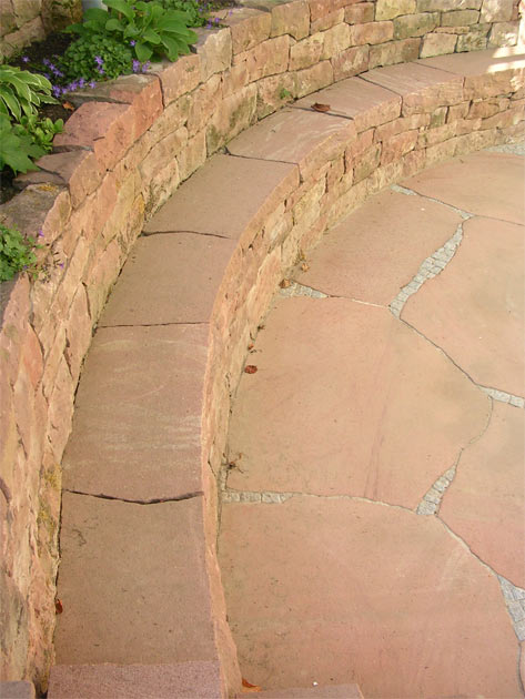 Gartenbau, Landschaftsbau, Hausgarten, Trockenmauern, Sichtschutz, Steingarten, Pflanzungen, Garten-Umgestaltungen, Garten-Neuanlagen, Sitzmauern, Polygonalbeläge, Teich, Terrassen, mediterraner Garten, Baumfällungen, Gartenpflege