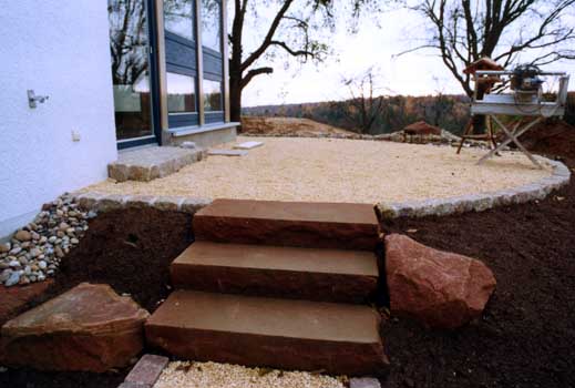 Gartenbau, Landschaftsbau, Hausgarten, Trockenmauern, Sichtschutz, Steingarten, Pflanzungen, Garten-Umgestaltungen, Garten-Neuanlagen, Sitzmauern, Polygonalbeläge, Teich, Terrassen, mediterraner Garten, Baumfällungen, Gartenpflege