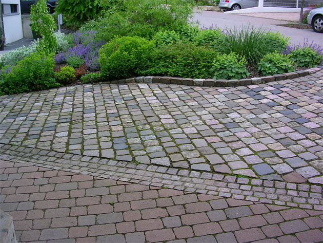 Gartenbau, Landschaftsbau, Hausgarten, Trockenmauern, Sichtschutz, Steingarten, Pflanzungen, Garten-Umgestaltungen, Garten-Neuanlagen, Sitzmauern, Polygonalbelge, Teich, Terrassen, mediterraner Garten, Baumfllungen, Gartenpflege