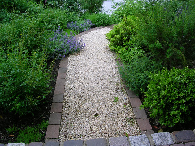 Gartenbau, Landschaftsbau, Hausgarten, Trockenmauern, Sichtschutz, Steingarten, Pflanzungen, Garten-Umgestaltungen, Garten-Neuanlagen, Sitzmauern, Polygonalbelge, Teich, Terrassen, mediterraner Garten, Baumfllungen, Gartenpflege