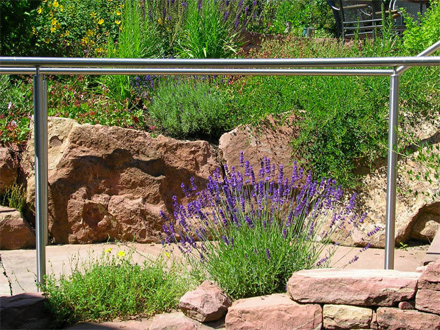 Gartenbau, Landschaftsbau, Hausgarten, Trockenmauern, Sichtschutz, Steingarten, Pflanzungen, Garten-Umgestaltungen, Garten-Neuanlagen, Sitzmauern, Polygonalbelge, Teich, Terrassen, mediterraner Garten, Baumfllungen, Gartenpflege