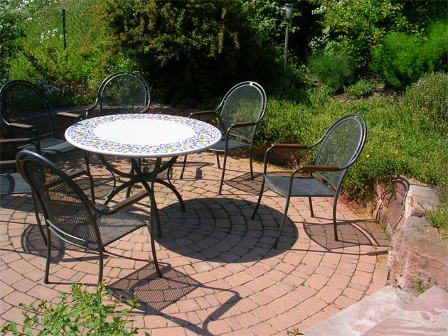 Gartenbau, Landschaftsbau, Hausgarten, Trockenmauern, Sichtschutz, Steingarten, Pflanzungen, Garten-Umgestaltungen, Garten-Neuanlagen, Sitzmauern, Polygonalbelge, Teich, Terrassen, mediterraner Garten, Baumfllungen, Gartenpflege