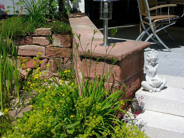 Gartenbau, Landschaftsbau, Hausgarten, Trockenmauern, Sichtschutz, Steingarten, Pflanzungen, Garten-Umgestaltungen, Garten-Neuanlagen, Sitzmauern, Polygonalbelge, Teich, Terrassen, mediterraner Garten, Baumfllungen, Gartenpflege