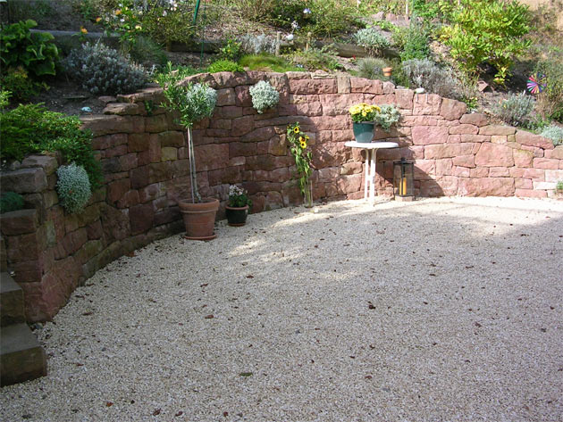 Gartenbau, Landschaftsbau, Hausgarten, Trockenmauern, Sichtschutz, Steingarten, Pflanzungen, Garten-Umgestaltungen, Garten-Neuanlagen, Sitzmauern, Polygonalbelge, Teich, Terrassen, mediterraner Garten, Baumfllungen, Gartenpflege