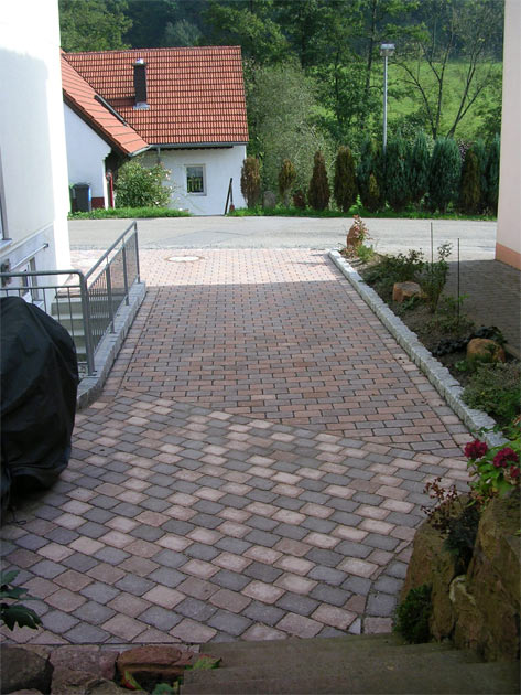 Gartenbau, Landschaftsbau, Hausgarten, Trockenmauern, Sichtschutz, Steingarten, Pflanzungen, Garten-Umgestaltungen, Garten-Neuanlagen, Sitzmauern, Polygonalbelge, Teich, Terrassen, mediterraner Garten, Baumfllungen, Gartenpflege