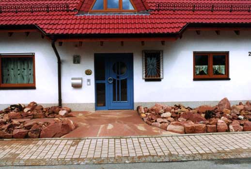 Gartenbau, Landschaftsbau, Hausgarten, Trockenmauern, Sichtschutz, Steingarten, Pflanzungen, Garten-Umgestaltungen, Garten-Neuanlagen, Sitzmauern, Polygonalbelge, Teich, Terrassen, mediterraner Garten, Baumfllungen, Gartenpflege