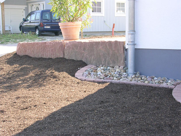 Gartenbau, Landschaftsbau, Hausgarten, Trockenmauern, Sichtschutz, Steingarten, Pflanzungen, Garten-Umgestaltungen, Garten-Neuanlagen, Sitzmauern, Polygonalbelge, Teich, Terrassen, mediterraner Garten, Baumfllungen, Gartenpflege