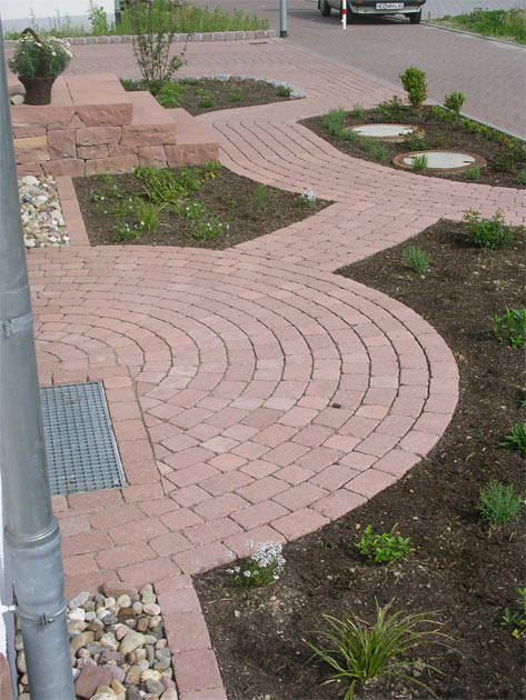 Gartenbau, Landschaftsbau, Hausgarten, Trockenmauern, Sichtschutz, Steingarten, Pflanzungen, Garten-Umgestaltungen, Garten-Neuanlagen, Sitzmauern, Polygonalbelge, Teich, Terrassen, mediterraner Garten, Baumfllungen, Gartenpflege