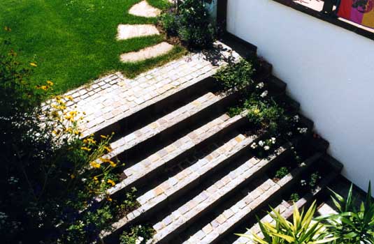 Gartenbau, Landschaftsbau, Hausgarten, Trockenmauern, Sichtschutz, Steingarten, Pflanzungen, Garten-Umgestaltungen, Garten-Neuanlagen, Sitzmauern, Polygonalbelge, Teich, Terrassen, mediterraner Garten, Baumfllungen, Gartenpflege