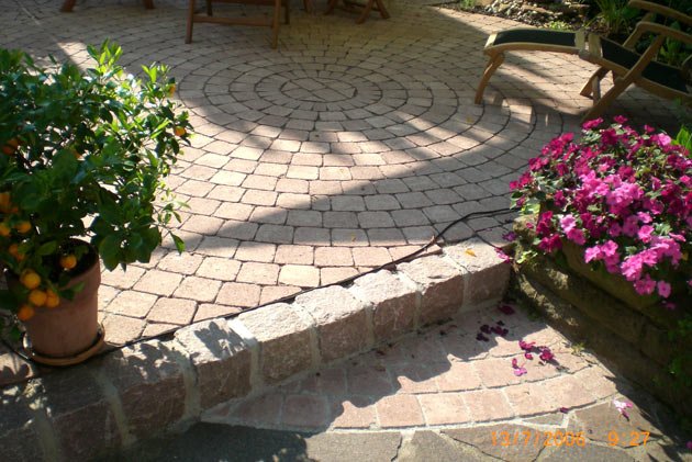 Gartenbau, Landschaftsbau, Hausgarten, Trockenmauern, Sichtschutz, Steingarten, Pflanzungen, Garten-Umgestaltungen, Garten-Neuanlagen, Sitzmauern, Polygonalbelge, Teich, Terrassen, mediterraner Garten, Baumfllungen, Gartenpflege