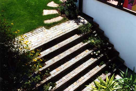 Gartenbau, Landschaftsbau, Hausgarten, Trockenmauern, Sichtschutz, Steingarten, Pflanzungen, Garten-Umgestaltungen, Garten-Neuanlagen, Sitzmauern, Polygonalbelge, Teich, Terrassen, mediterraner Garten, Baumfllungen, Gartenpflege