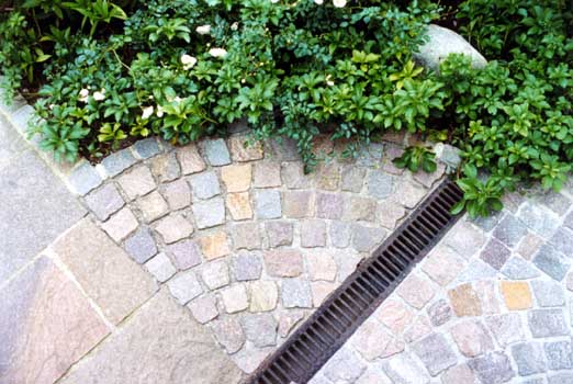 Gartenbau, Landschaftsbau, Hausgarten, Trockenmauern, Sichtschutz, Steingarten, Pflanzungen, Garten-Umgestaltungen, Garten-Neuanlagen, Sitzmauern, Polygonalbelge, Teich, Terrassen, mediterraner Garten, Baumfllungen, Gartenpflege