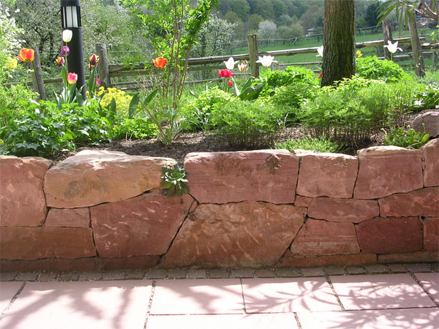 Gartenbau, Landschaftsbau, Hausgarten, Trockenmauern, Sichtschutz, Steingarten, Pflanzungen, Garten-Umgestaltungen, Garten-Neuanlagen, Sitzmauern, Polygonalbelge, Teich, Terrassen, mediterraner Garten, Baumfllungen, Gartenpflege