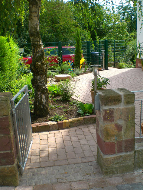 Gartenbau, Landschaftsbau, Hausgarten, Trockenmauern, Sichtschutz, Steingarten, Pflanzungen, Garten-Umgestaltungen, Garten-Neuanlagen, Sitzmauern, Polygonalbelge, Teich, Terrassen, mediterraner Garten, Baumfllungen, Gartenpflege
