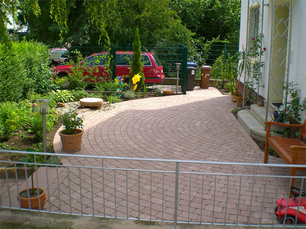 Gartenbau, Landschaftsbau, Hausgarten, Trockenmauern, Sichtschutz, Steingarten, Pflanzungen, Garten-Umgestaltungen, Garten-Neuanlagen, Sitzmauern, Polygonalbelge, Teich, Terrassen, mediterraner Garten, Baumfllungen, Gartenpflege