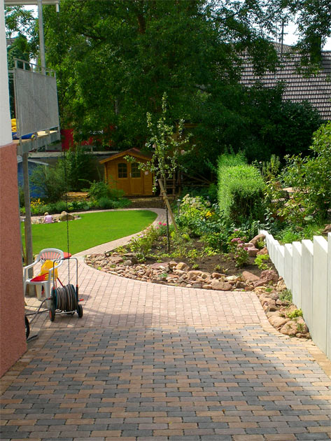 Gartenbau, Landschaftsbau, Hausgarten, Trockenmauern, Sichtschutz, Steingarten, Pflanzungen, Garten-Umgestaltungen, Garten-Neuanlagen, Sitzmauern, Polygonalbelge, Teich, Terrassen, mediterraner Garten, Baumfllungen, Gartenpflege