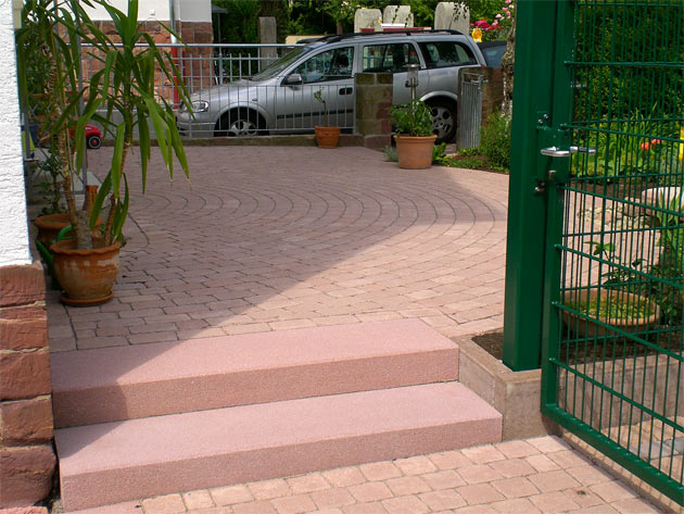 Gartenbau, Landschaftsbau, Hausgarten, Trockenmauern, Sichtschutz, Steingarten, Pflanzungen, Garten-Umgestaltungen, Garten-Neuanlagen, Sitzmauern, Polygonalbelge, Teich, Terrassen, mediterraner Garten, Baumfllungen, Gartenpflege