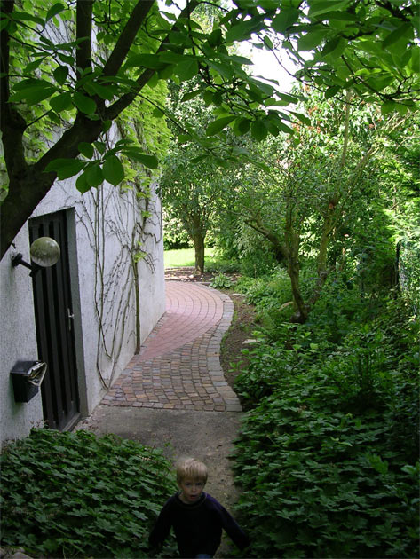 Gartenbau, Landschaftsbau, Hausgarten, Trockenmauern, Sichtschutz, Steingarten, Pflanzungen, Garten-Umgestaltungen, Garten-Neuanlagen, Sitzmauern, Polygonalbelge, Teich, Terrassen, mediterraner Garten, Baumfllungen, Gartenpflege