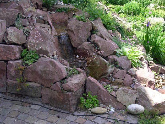 Gartenbau, Landschaftsbau, Hausgarten, Trockenmauern, Sichtschutz, Steingarten, Pflanzungen, Garten-Umgestaltungen, Garten-Neuanlagen, Sitzmauern, Polygonalbelge, Teich, Terrassen, mediterraner Garten, Baumfllungen, Gartenpflege