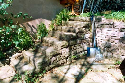 Gartenbau, Landschaftsbau, Hausgarten, Trockenmauern, Sichtschutz, Steingarten, Pflanzungen, Garten-Umgestaltungen, Garten-Neuanlagen, Sitzmauern, Polygonalbeläge, Teich, Terrassen, mediterraner Garten, Baumfällungen, Gartenpflege