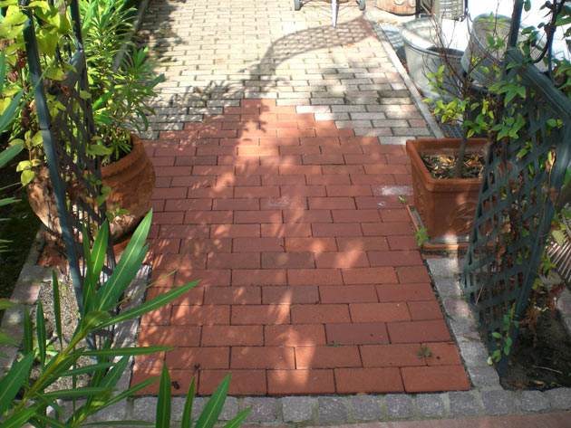 Gartenbau, Landschaftsbau, Hausgarten, Trockenmauern, Sichtschutz, Steingarten, Pflanzungen, Garten-Umgestaltungen, Garten-Neuanlagen, Sitzmauern, Polygonalbeläge, Teich, Terrassen, mediterraner Garten, Baumfällungen, Gartenpflege