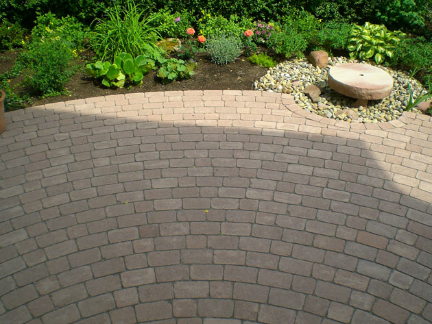 Gartenbau, Landschaftsbau, Hausgarten, Trockenmauern, Sichtschutz, Steingarten, Pflanzungen, Garten-Umgestaltungen, Garten-Neuanlagen, Sitzmauern, Polygonalbeläge, Teich, Terrassen, mediterraner Garten, Baumfällungen, Gartenpflege